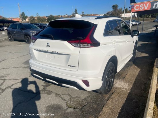 Mitsubishi Eclipse Cross 2.4 PHEV Kaiteki+ Auto 4WD - 