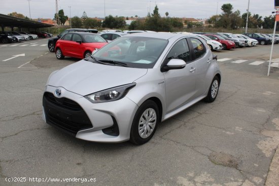 Toyota Yaris 1.5 120H Business Plus - 