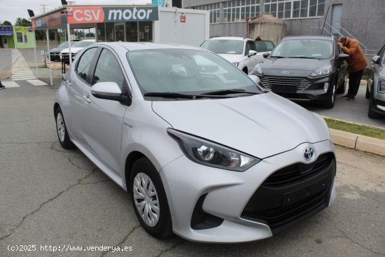 Toyota Yaris 1.5 120H Business Plus - 