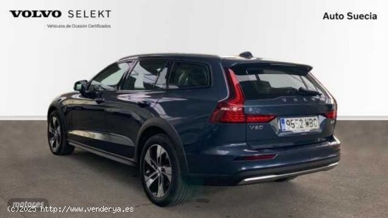 Volvo V60 Cross Country V60 Cross Country Core, B4 (diesel) AWD, Diesel de 2022 con 68.697 Km por 38