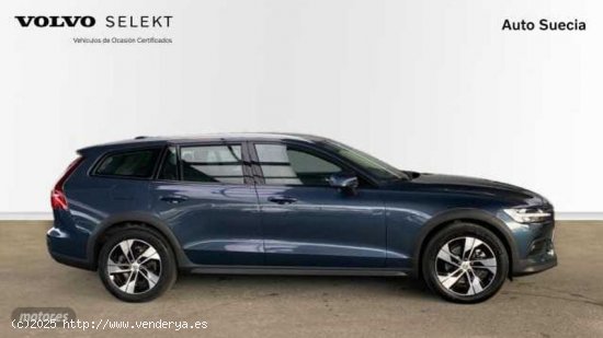 Volvo V60 Cross Country V60 Cross Country Core, B4 (diesel) AWD, Diesel de 2022 con 68.697 Km por 38