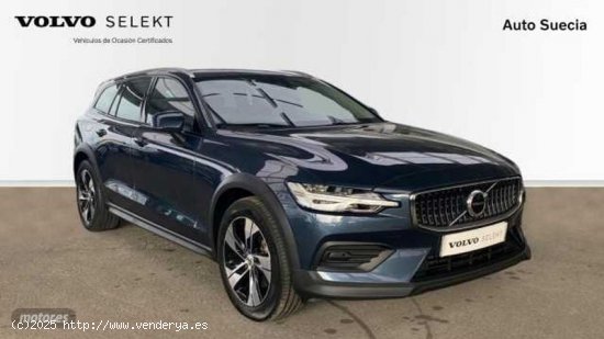 Volvo V60 Cross Country V60 Cross Country Core, B4 (diesel) AWD, Diesel de 2022 con 68.697 Km por 38