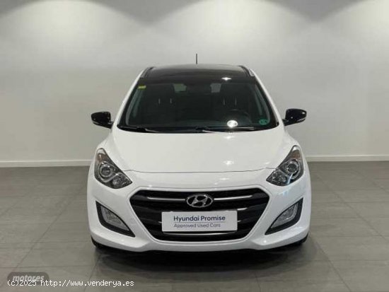 Hyundai i30 i30 CW 1.6CRDi BD Black Line 110 de 2015 con 89.000 Km por 12.490 EUR. en Barcelona