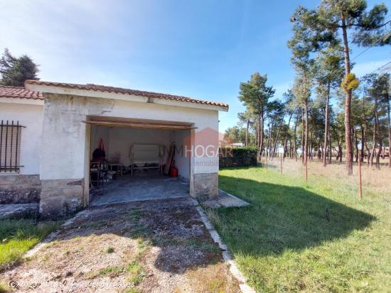 INMHOGAR VENDE ESTE CHALET EN SANCHIDRIÁN 05290 - AVILA