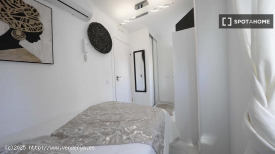 Habitación compartida de 12m2 interior en la zona de Puerta del Angel - GJN11 - MADRID