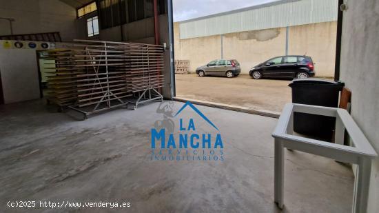 INMOBILIARIA LA MANCHA VENDE NAVE INDUSTRIAL EN POLIGONO CAMPOLLANO - ALBACETE