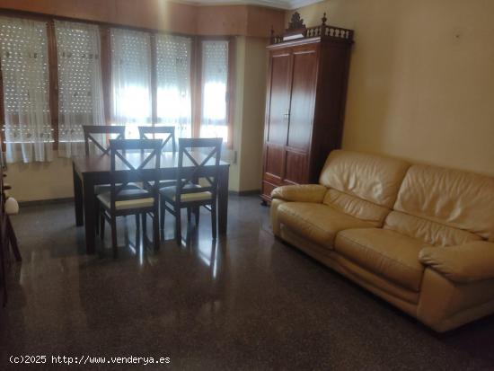 VIVIENDA DE 4 DORMITORIO Y AMPLIO PATIO EN CALLE ANICETO COLOMA - ALBACETE