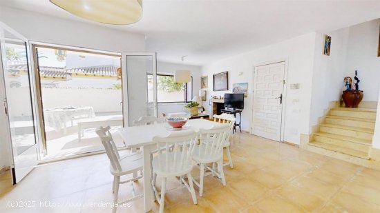 Villa en venta en Orihuela (Alicante)