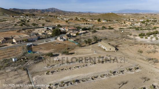 FINCA RUSTICA CON TERRENO URBANIZABLE HASTA 400M2 Y VIVIENDA DE 89M2 A REFORMAR - MURCIA