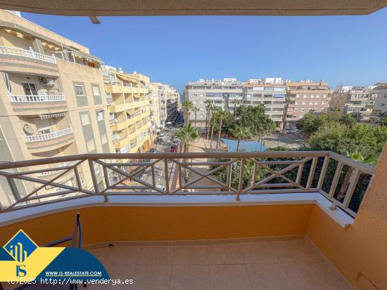 Apartamento completamente exterior y en esquina con vistas panorámicas  y frontales al mar y garaje