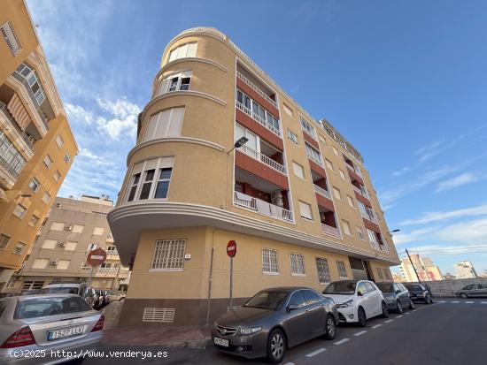 Luminoso apartamento con excelente diseño y amplia terraza - ALICANTE