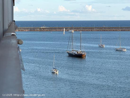 Apartamento en primera linea con increíbles vistas panorámicas a torrevieja y al mar - ALICANTE