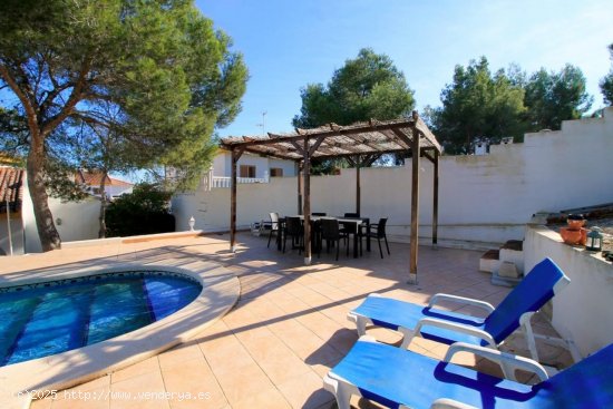 Villa en venta en Pilar de la Horadada (Alicante)