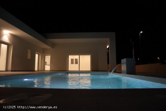 Villa en venta a estrenar en La Romana (Alicante)