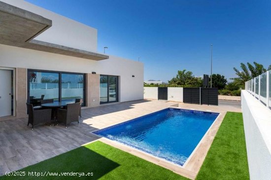 Villa en venta a estrenar en Daya Nueva (Alicante)