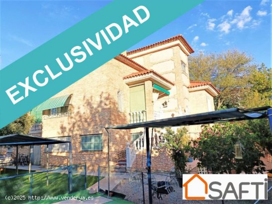 ¿ Quieres vivir en el paraíso ? Déjame que te cuente....te presentamos este extraordinario chalet