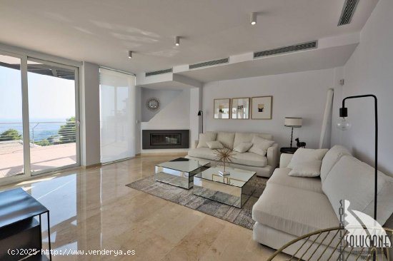 Promoción de Casas/Chalets independientes en Urb. Privada, en Sierra de Altea.