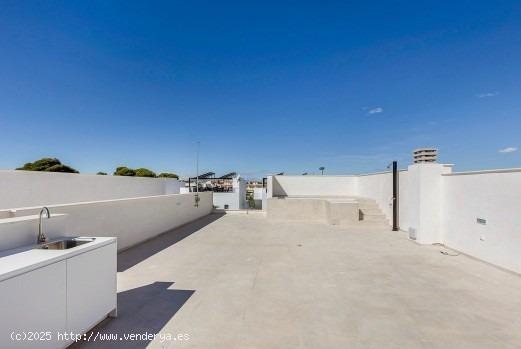 Bungalows de Obra Nueva con Piscina Privada en Santiago de la Ribera - MURCIA