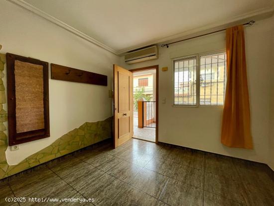 VIVIENDA CON PATIO Y PORCHE - MURCIA