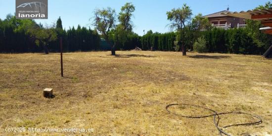 LA NORIA VENDE PARCELA URBANA EN CRTRA JAÉN (3 KM DE ALBACETE) CON TODOS LOS PERMISOS DISPONIBLES. 