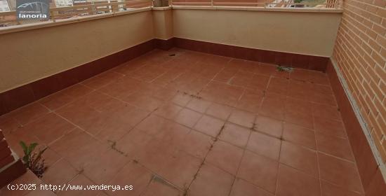 Grupo La Noria VENDE piso en Circunvalación-Carrefour. 3 dormitorios, 2 baños, Garaje y Trastero. 