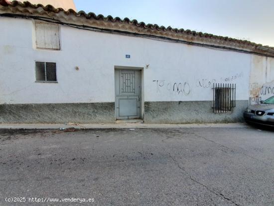 Casa de Pueblo en casco urbano de Mentrida con patio - TOLEDO