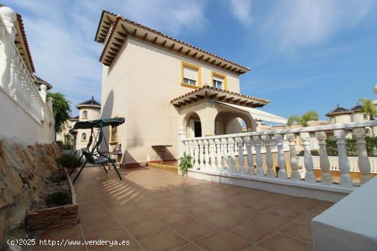 Villa en la Zenia con piscina privada - ALICANTE