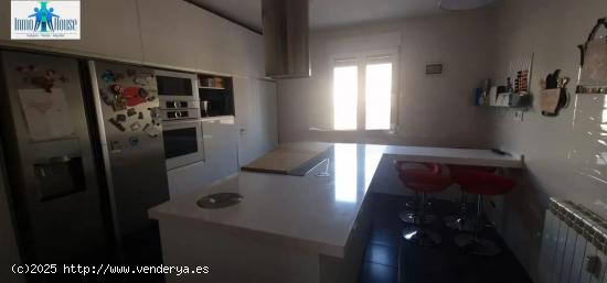 REF: J117 INMOHOUSE VENDE PISO DE 120 METROS EN ZONA PARQUE DE ABELARDO SANCHEZ - ALBACETE