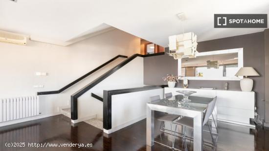 Triplex amueblado en zona residencial exclusiva - BARCELONA