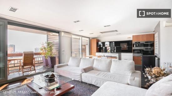 Triplex amueblado en zona residencial exclusiva - BARCELONA