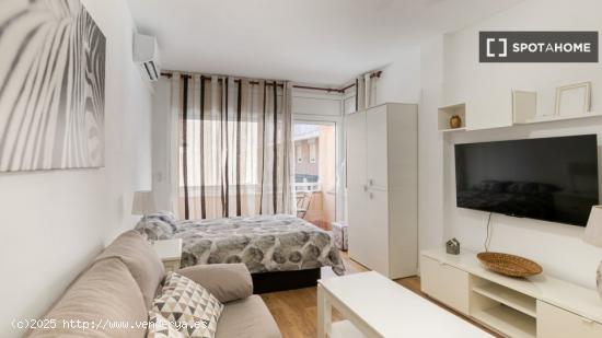 Apartamento amueblado moderno en Les Corts - BARCELONA