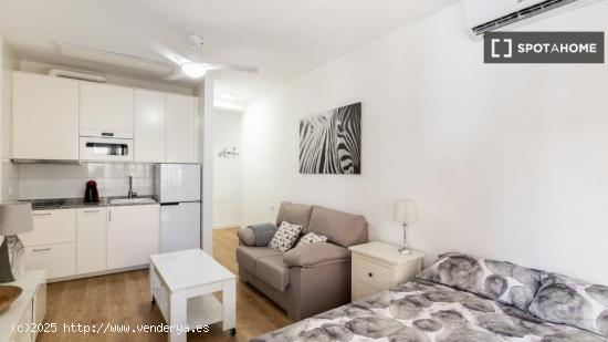 Apartamento amueblado moderno en Les Corts - BARCELONA