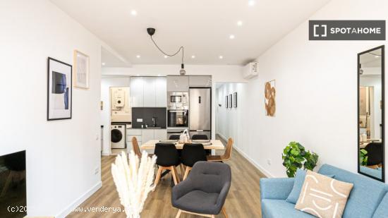 Moderno apartamento amueblado y equipado en Avenida Gaudí - BARCELONA