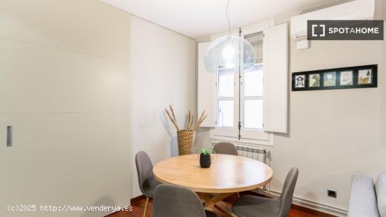 Apartamento amueblado moderno y confortable en calle Portaferrissa - BARCELONA