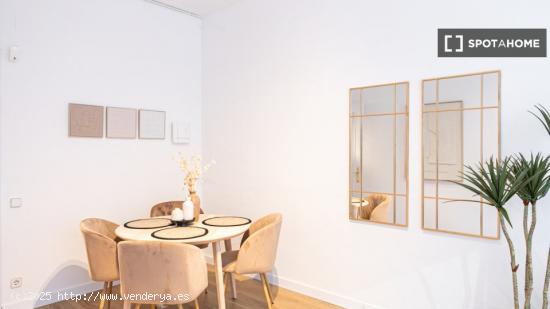 Apartamento luminoso y moderno a unos pasos de La Pedrera - BARCELONA