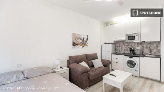 Apartamento amueblado moderno en Les Corts - BARCELONA