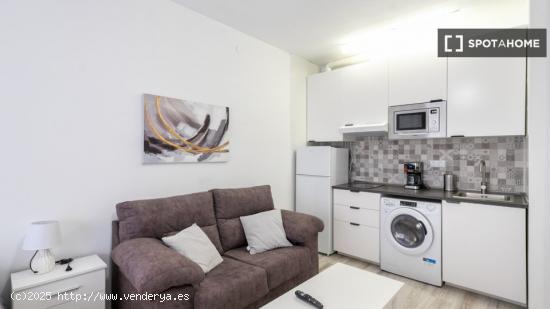 Apartamento amueblado moderno en Les Corts - BARCELONA