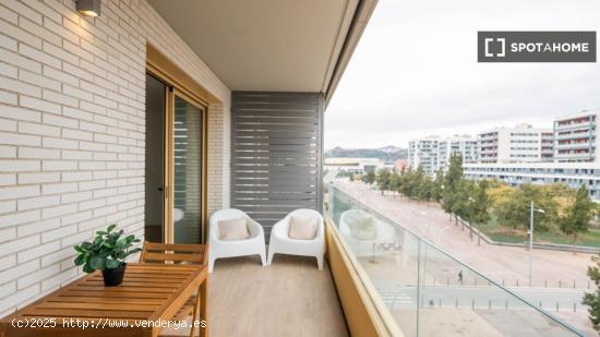 Apartamento moderno frente al Canal Marítimo con plaza de parking - BARCELONA