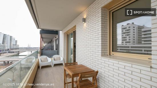 Apartamento moderno frente al Canal Marítimo con plaza de parking - BARCELONA