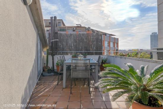 ¡INCREIBLE OPORTUNIDAD DE PISO CON TERRAZA EN LA VILA OLÍMPICA, BARCELONA! - BARCELONA