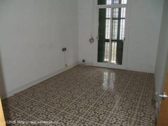 PISO GRANDE EN VENTA - BARCELONA