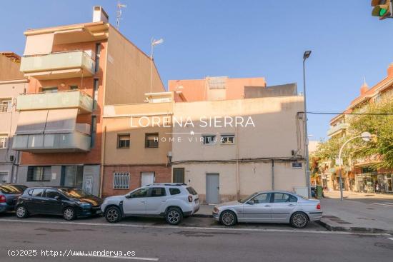 Casa independiente Avenida Molino - BARCELONA