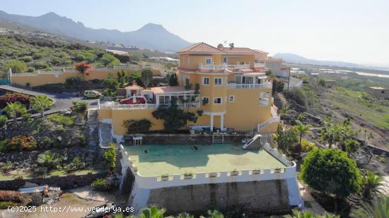 VRNTA DE VILLA EN ADEJE - SANTA CRUZ DE TENERIFE