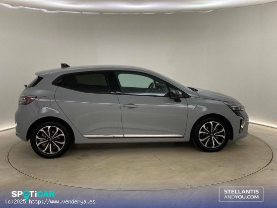 Renault Clio   TCe 90 (67kw) Techno - Sant Feliu de Llobregat