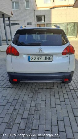 Peugeot 2008 Crossway 120 - 