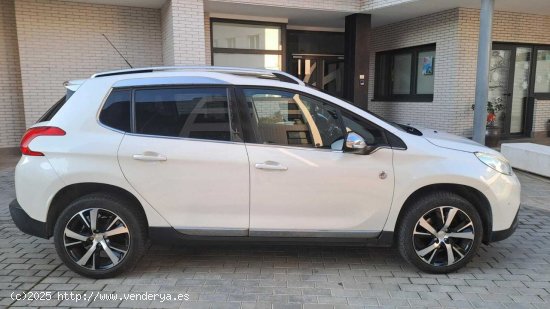 Peugeot 2008 Crossway 120 - 