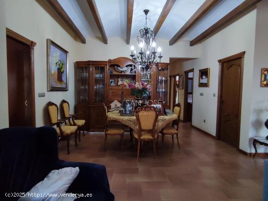 SE VENDE CHALET EN ALBATERA. PISCINA CLIMATIZADA - ALICANTE