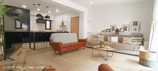 ¡ VIVIENDA COMPLETAMENTE REFORMADA, VESTIDOR Y COCINA CON ISLA ! - ALICANTE