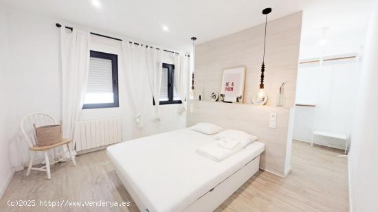 ¡ VIVIENDA COMPLETAMENTE REFORMADA, VESTIDOR Y COCINA CON ISLA ! - ALICANTE