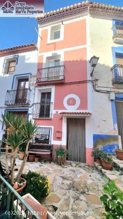 Casa de Pueblo en Venta en el Corazón de Finestrat, Alicante - ALICANTE